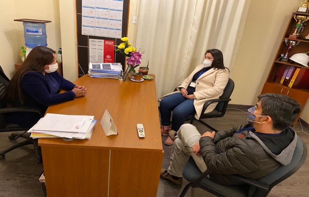 Seremi @MinjudhTarapaca, junto al Director Regional de CAJTA, se reunen con  Alcaldesa de la Municipalidad de Camiña