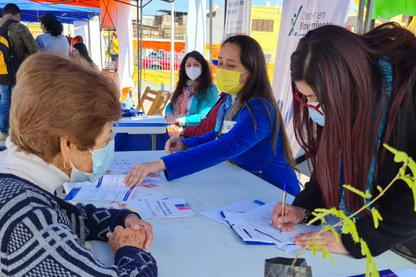 Centro de Atención a Víctimas de Delitos Violentos de Iquique participa en Gobierno en Terreno en la Plaza Arica